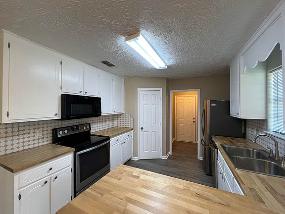 4th image of 1206 Kingston Green Dr