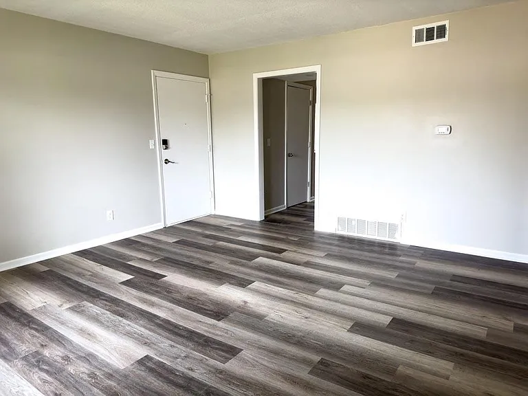 Royal Valley — Photo 30