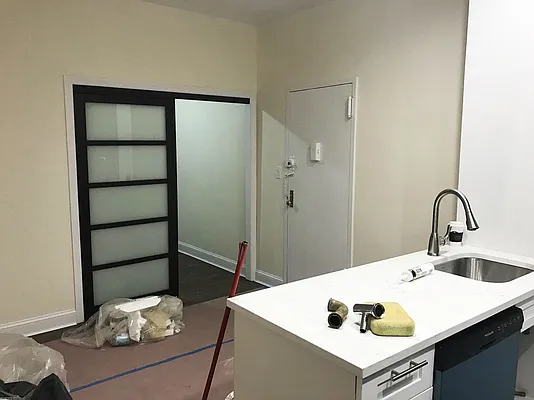 Rented by Salon Realty Corp | media 8