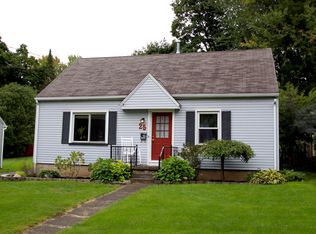25 Briggs Ave, Fairport, NY 14450