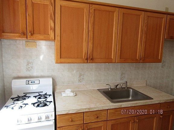 2nd image of 536 40th St #2AA