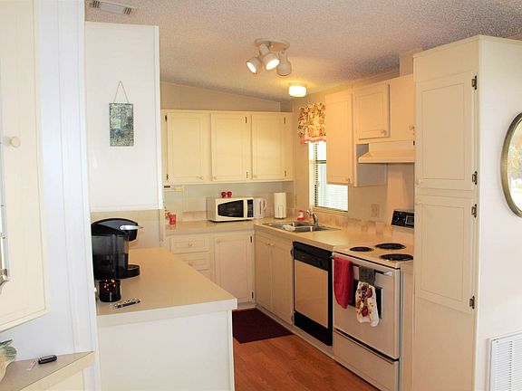 5th image of 37544 Caribbean Dr