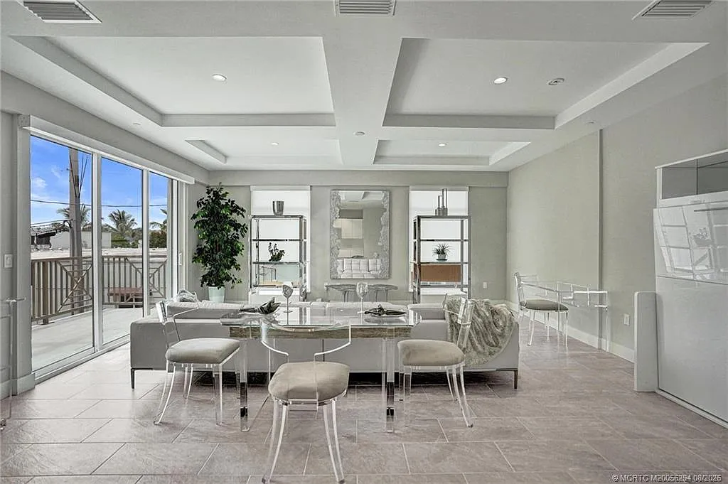 1 bed, 1.0 bath, 741 sqft, $3,500 — Photo 1