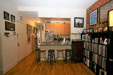 Rented by R New York