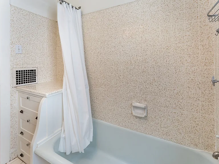 3401 J St #1-4 — Photo 14