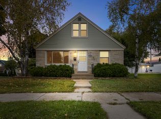 1600 S 93rd St, West Allis, WI 53214