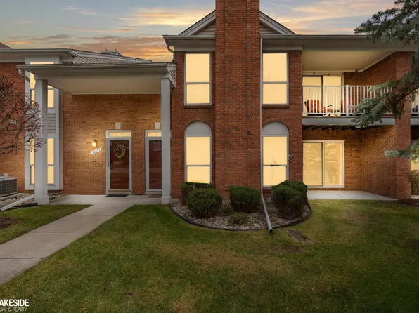 52224 Heatherstone Ave #7, Macomb, MI 48042