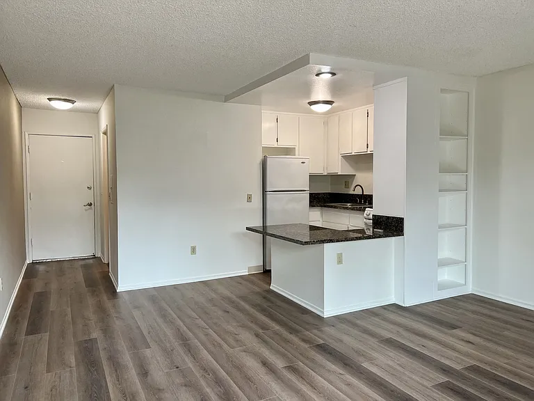 Concord Square Apartments — Photo 11