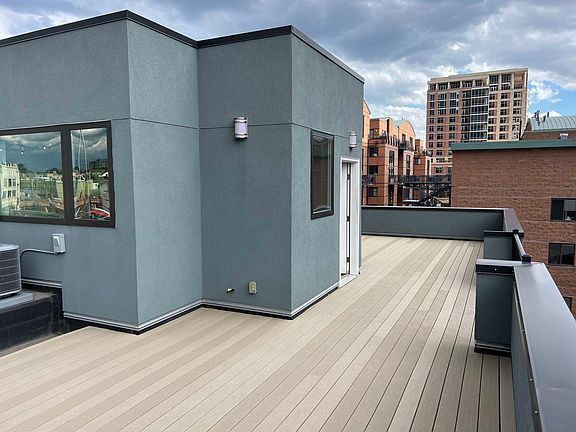 Rooftop Patio - Looking South