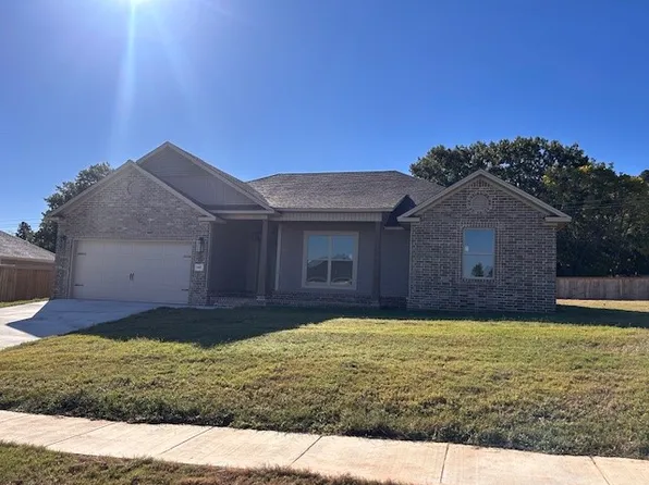 2407 Logan Ct, Russellville, AR 72834