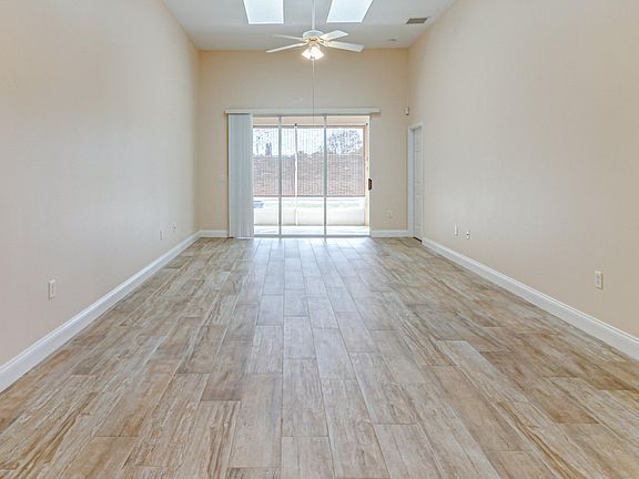 5th image of 526 McGuire Blvd