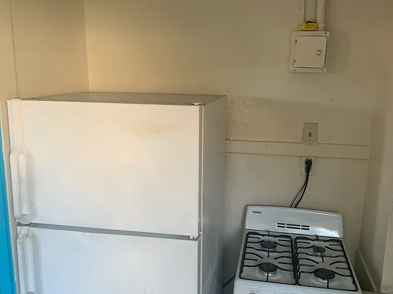 939 E 4th St #2 — Photo 6