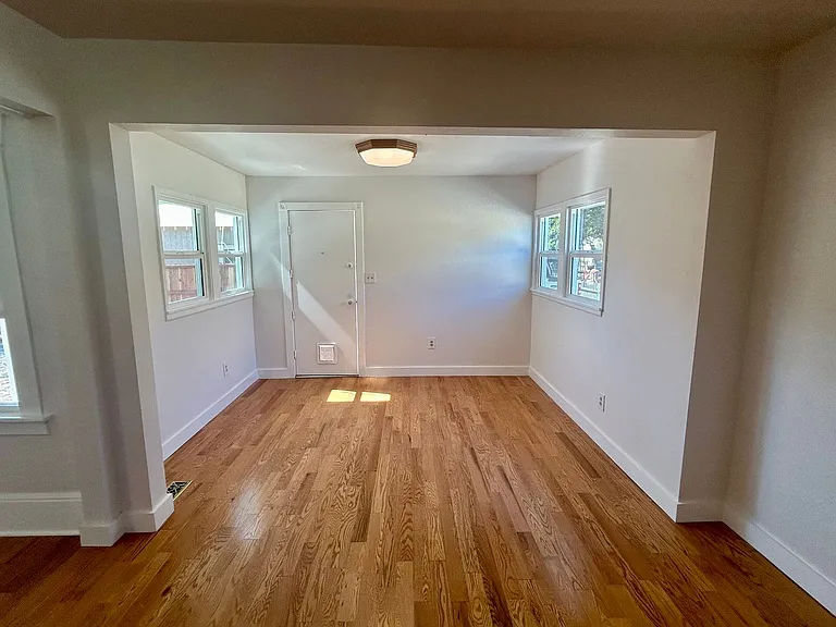710 Grove Way — Photo 22