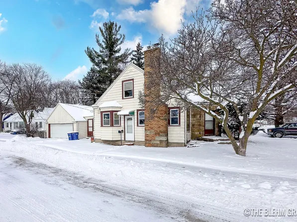 2729 Madison Ave SE, Grand Rapids, MI 49507