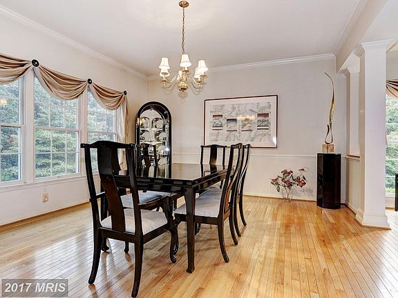 5th image of 8297 Highglade Ct
