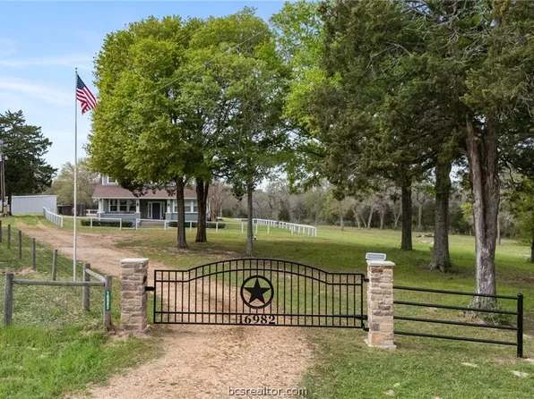 16982 Tranquil Ln, Cat Spring, TX 78933