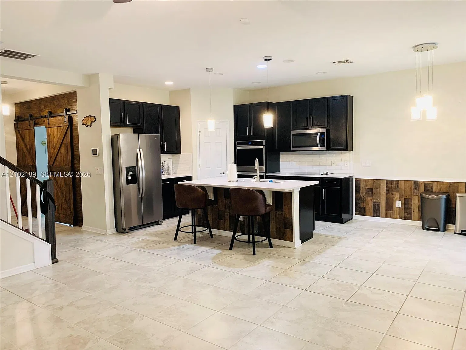 5 bed, 3.0 bath, 2566 sqft, $3,175 — Photo 4
