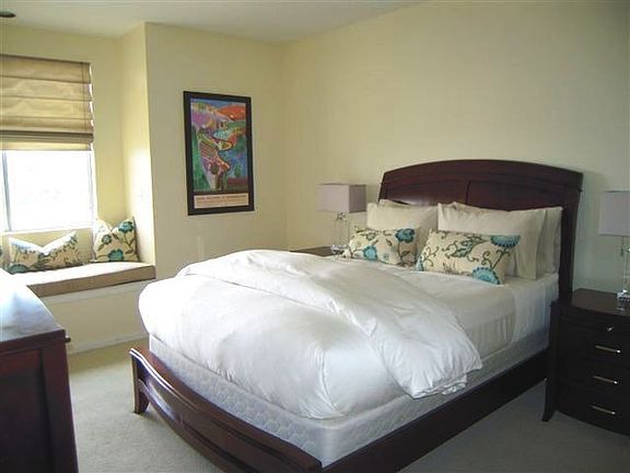 5th image of 2222 N Beachwood Dr APT 206