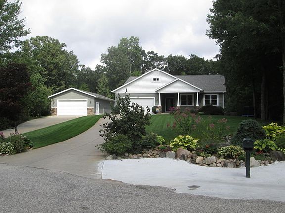 3rd image of 7394 Oak Meadow Dr