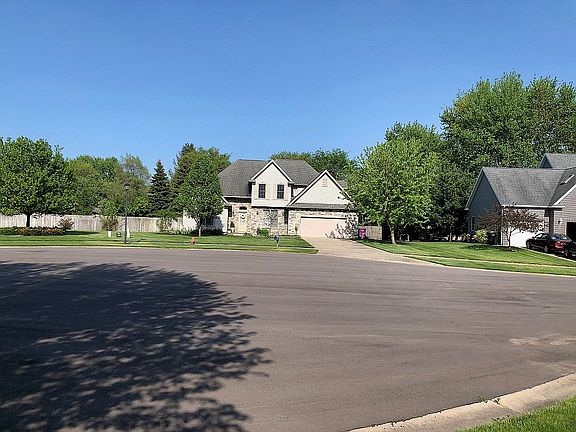 3rd image of 3989 Tudor Dr