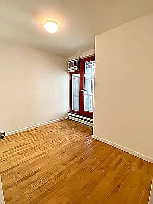 4th image of 190 E 7th St APT 414