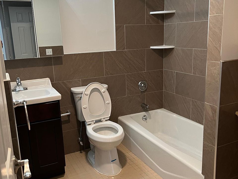 2nd image of 219 Nepperhan Ave APT 1R