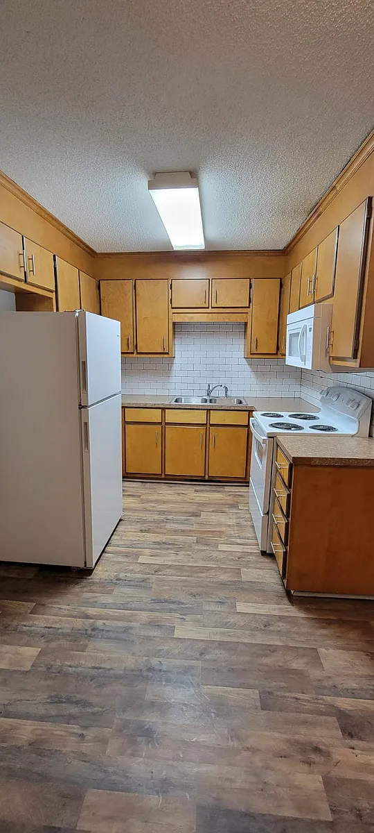 Building Photo - 640-642-644 Pee Dee Ave #644