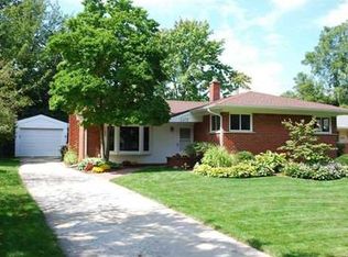 2402 Yorkshire Rd, Ann Arbor, MI 48104