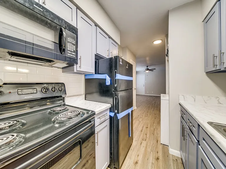 The Oaks Apartments At Medical Center — Photo 67