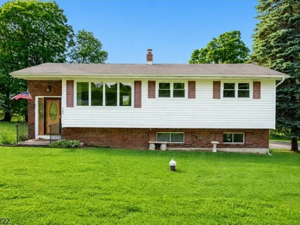 103 Mountain Rd, Hardyston Twp., NJ 07419