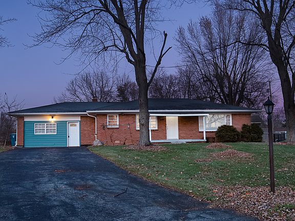 3rd image of 11566 Newport Cir