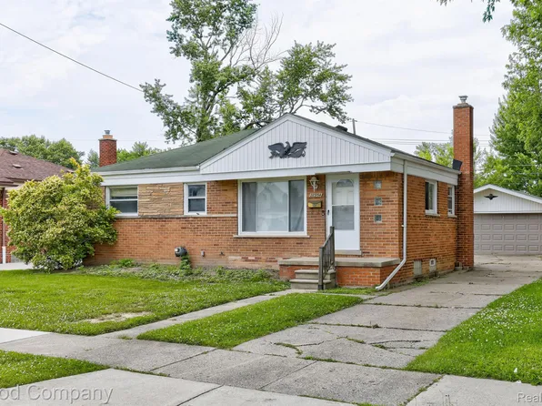 28954 Joan St, Saint Clair Shores, MI 48081