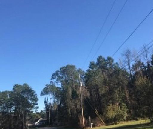 Exterior Neighborhood (street photo)