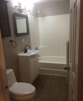 4th image of 3901 Blaisdell Ave