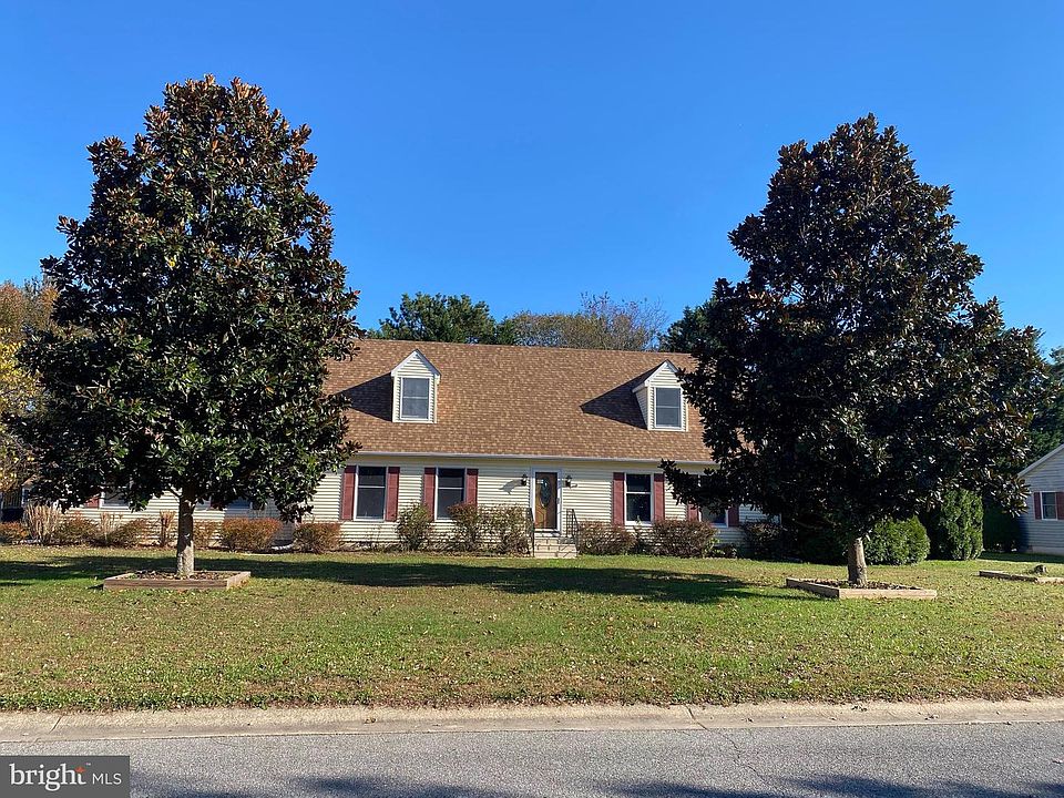 1st image of 32 Nanticoke Dr