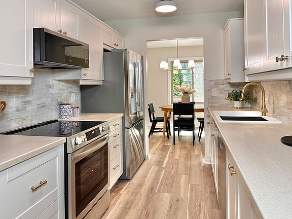 2nd image of 10245 Scarborough Rd