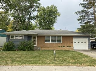 1516 Royal Rd, Aberdeen, SD 57401