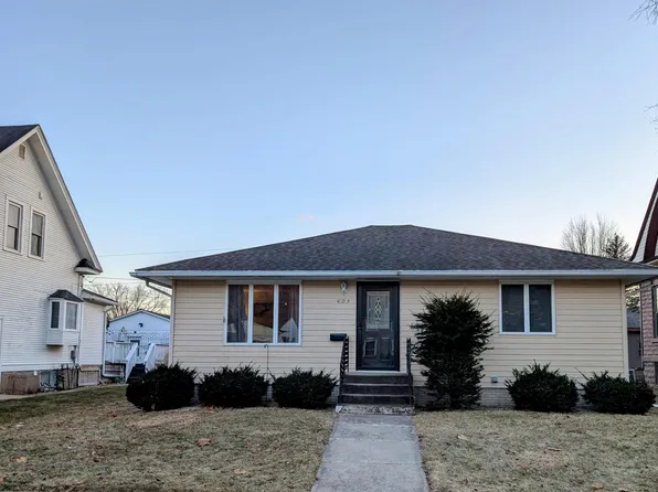 603 Center Ave, Decorah, IA 52101
