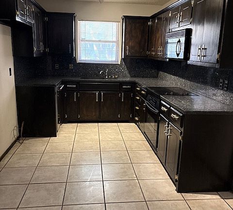 2nd image of 7511 Avenue W #B
