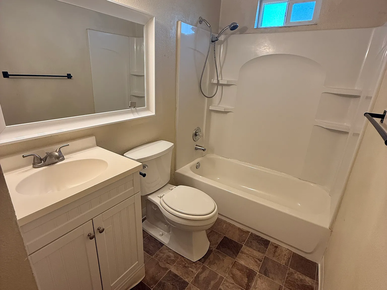 2 bed, 900 sqft, $1,750 — Photo 4