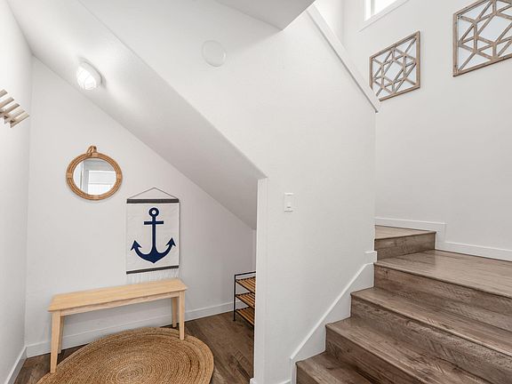 3rd image of 26105 Beach Dr