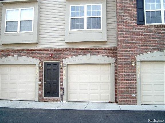 2nd image of 3999 Norwich Dr #16