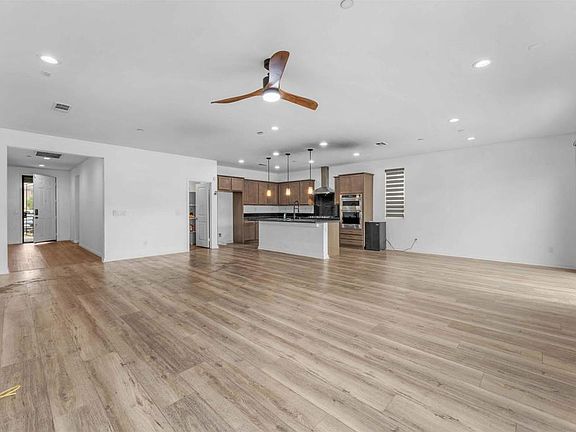 5th image of 750 Green Ct