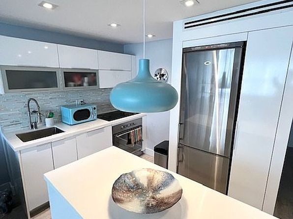 251 174th St APT 810