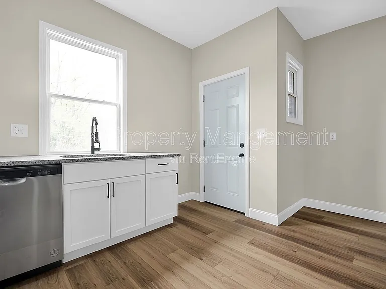 555 Kimball Pl — Photo 30