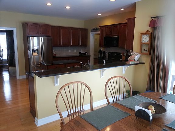 3rd image of 10 Brompton Ct