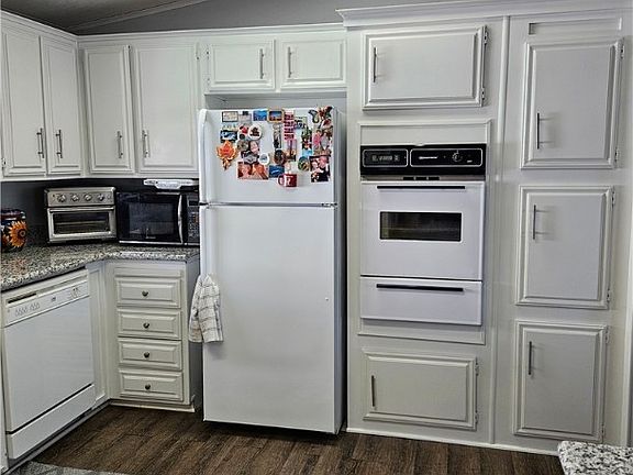 4th image of 8072 S Aspen Drive