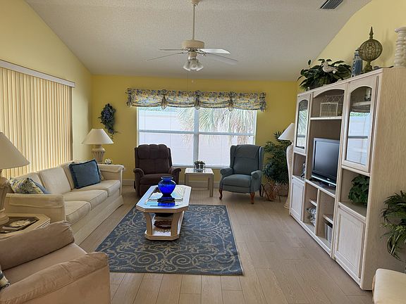4th image of 2024 Dorchester Ave