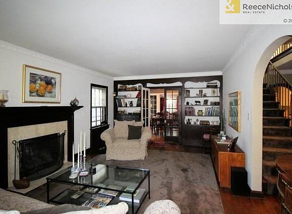 4th image of 659 W 70th St