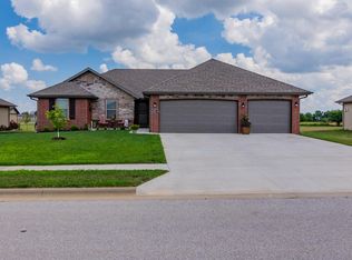 857 W Independence Dr, Rogersville, MO 65742